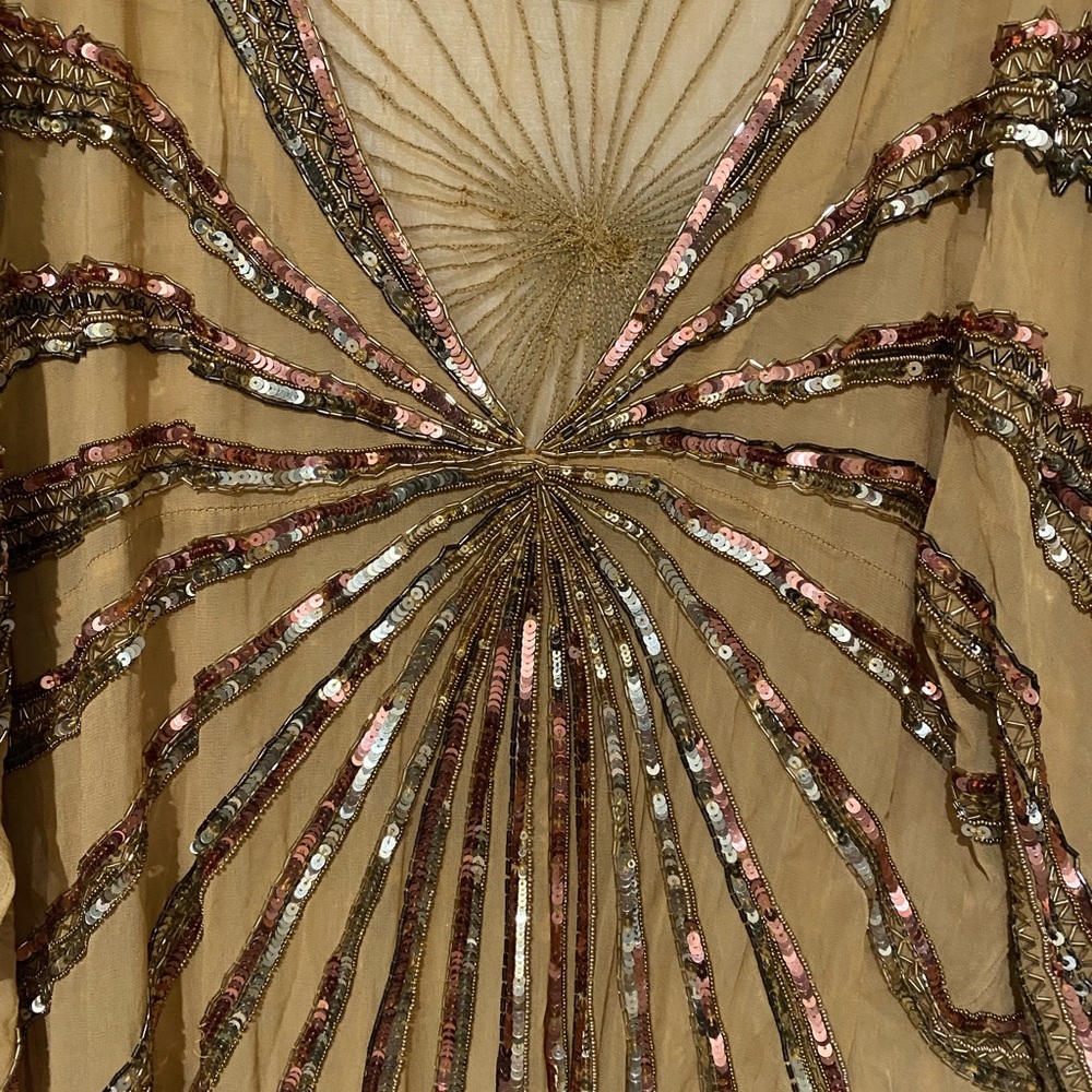 Starburst Avenue Embellished Kaftan - Picture 3 of 9